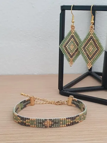 JUEGO ARETES Y PULCERA